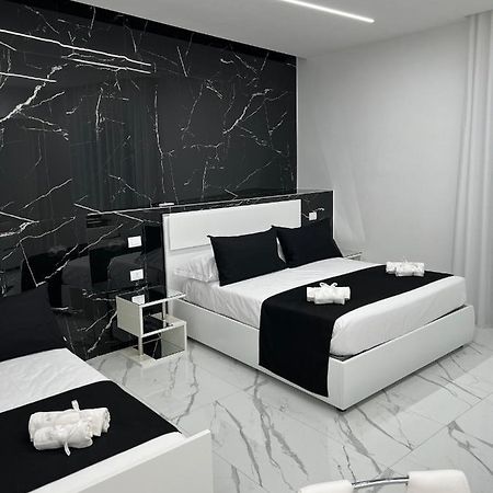 White Elegance Luxury B&B Caserta Ngoại thất bức ảnh