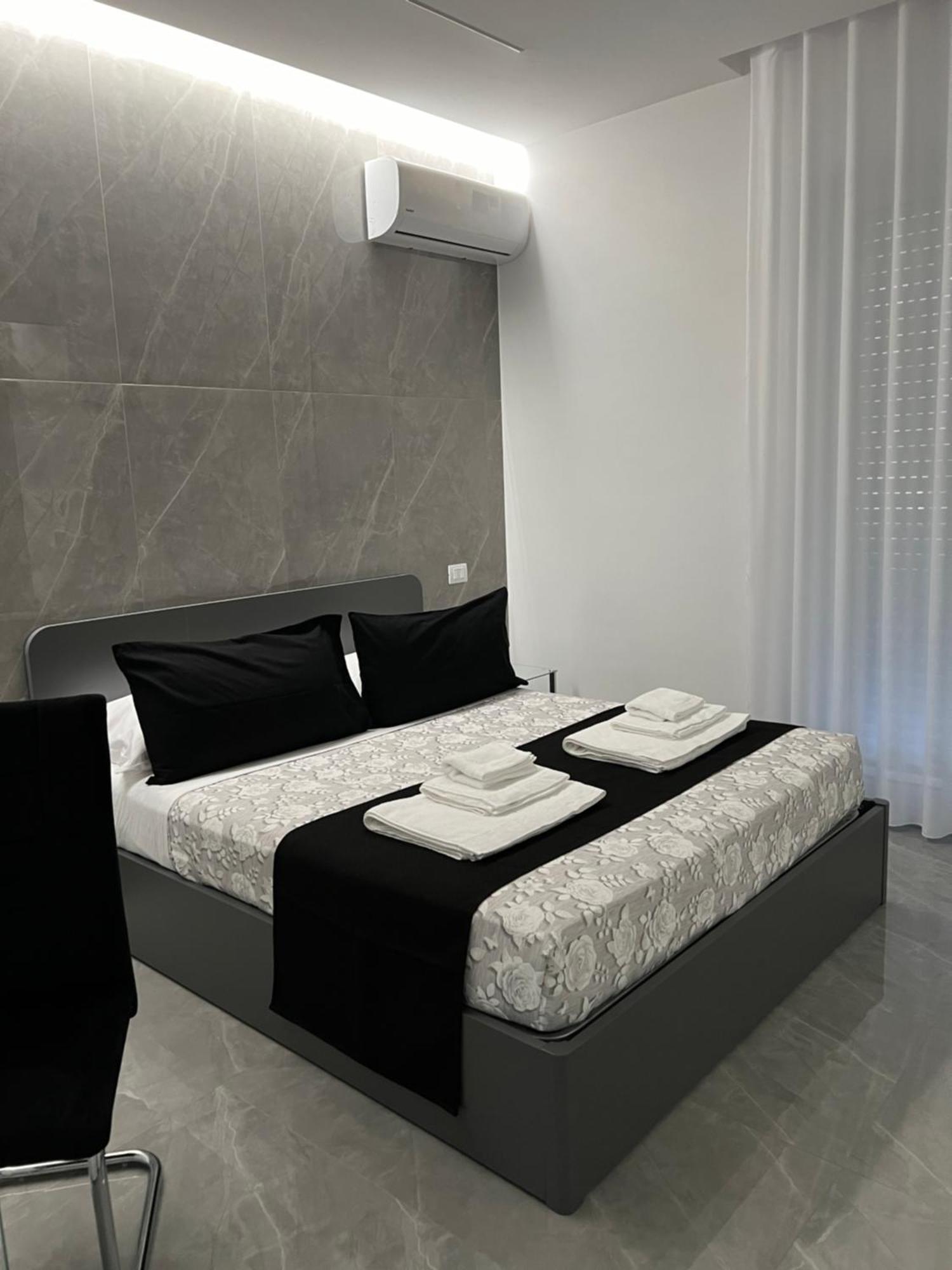 White Elegance Luxury B&B Caserta Ngoại thất bức ảnh